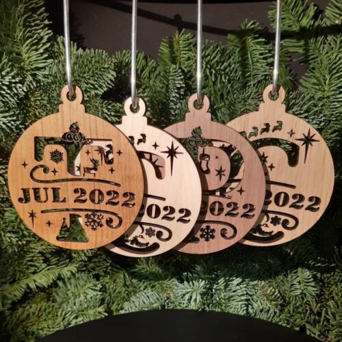 Julekugle med årstal